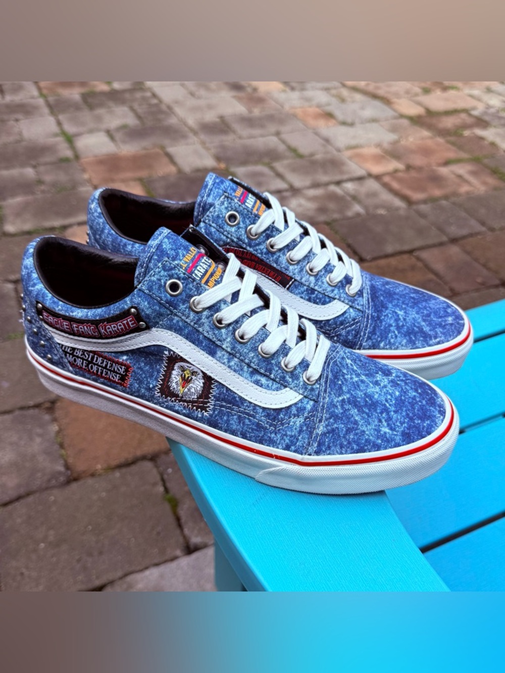Mens Vans X Cobra Kai Old Skool
"Eagle Fang Karate" Blue/White Sneakers Sz 10.5